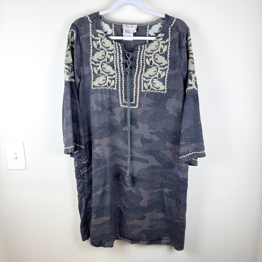 TRU LUXE Gray Shades Camo Embroidered Midi Dress Casual Chic / Size Medium
